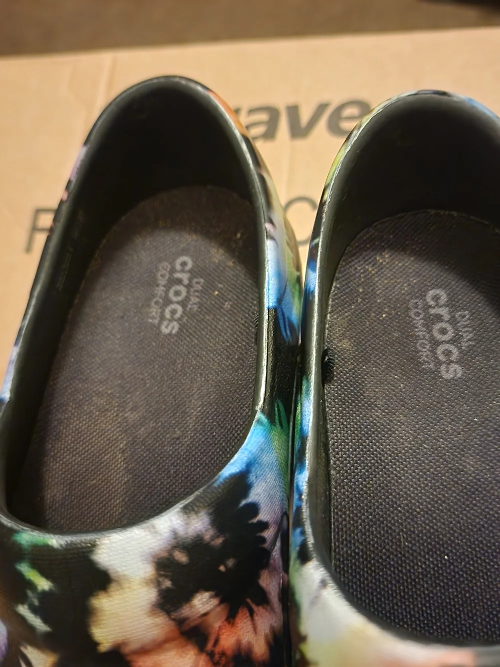CROCS Tie-Dye Slip-On Clogs in Black with Rainbow Swirls Size7W - Picture 3 of 4